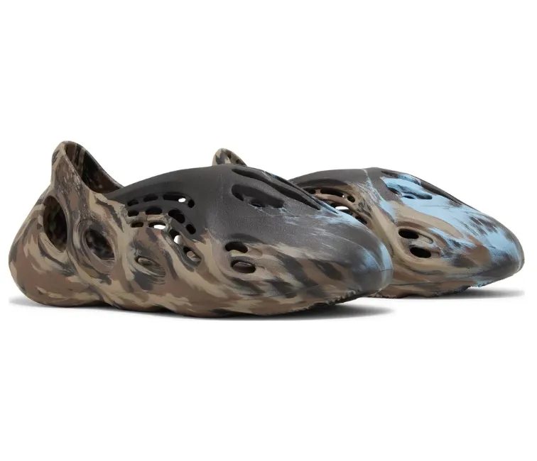 MidTop Heavy - duty Adidas Yeezy Foam Runner (MX Cinder)