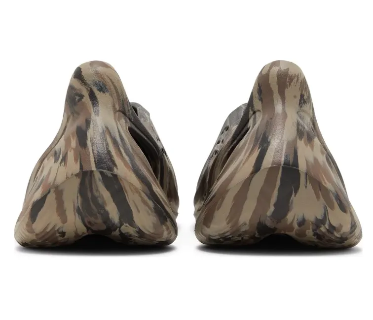 running in snowy weather Adidas Yeezy Foam Runner (MX Cinder)