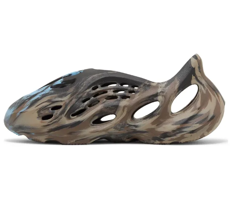 Adidas Yeezy Foam Runner (MX Cinder) running for a challenge sports jackets