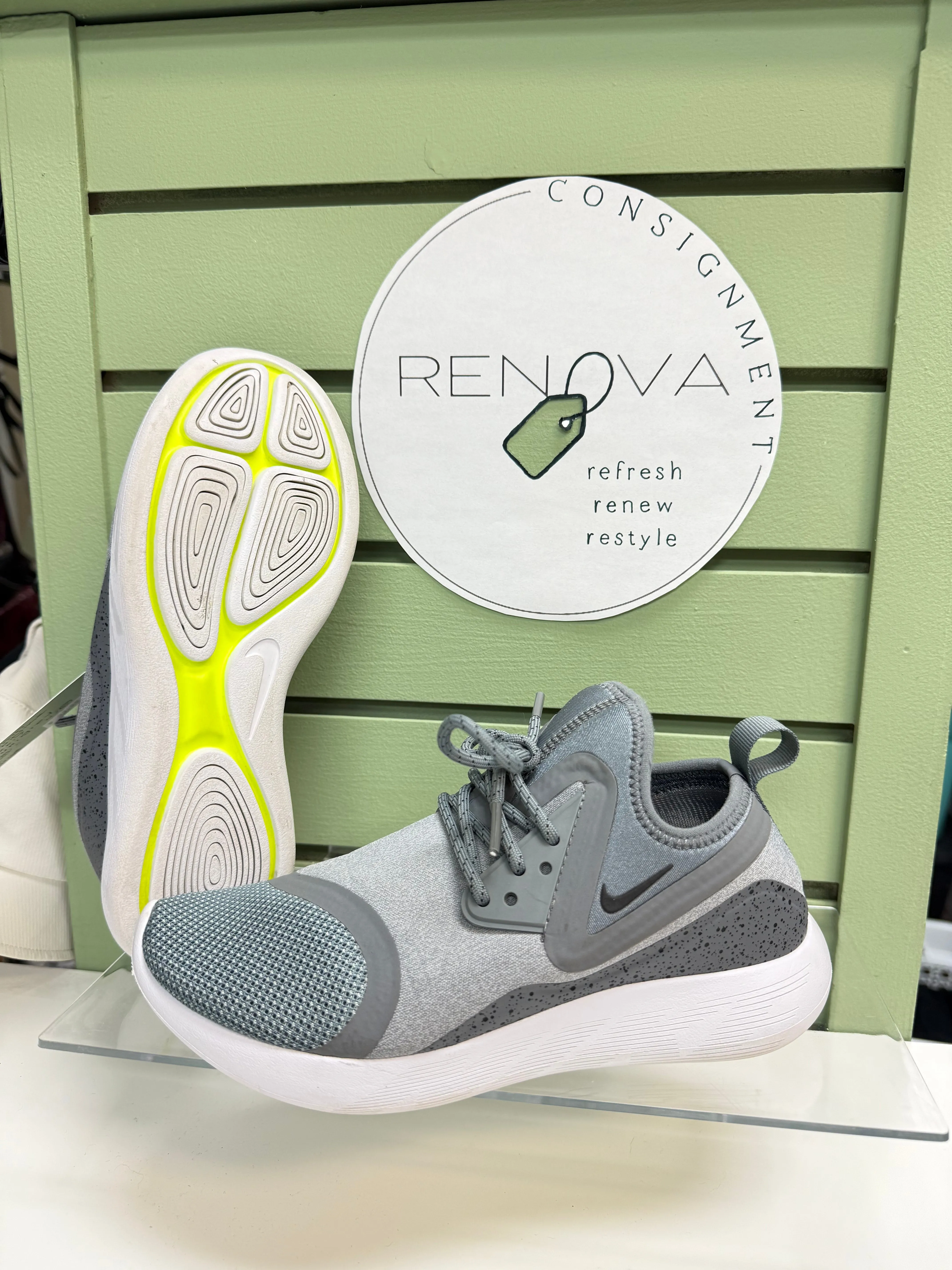 Nike LunaCharge Runners (Womens 7) machine - washable insole shoes