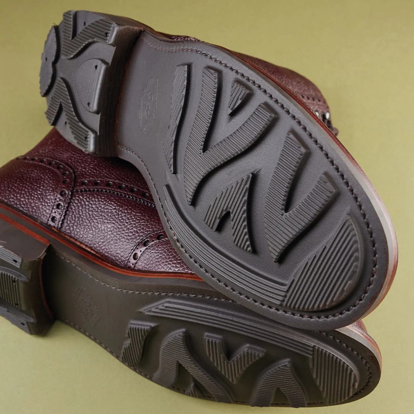 Islay Oxblood Zug Grain Everyday Comfort Winner Shade