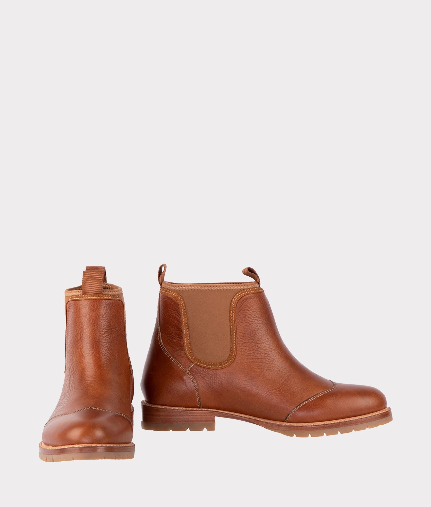 All-Weather Town Chelsea :: Whiskey dry surface High Traction Morning Walk