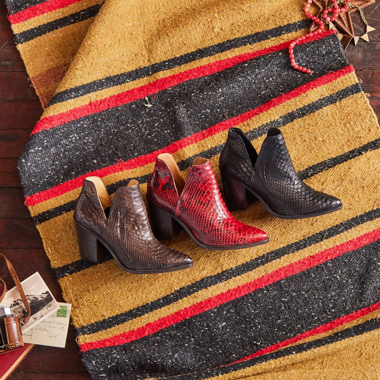 Alma Exotic :: Black Easy Wear Essential Style