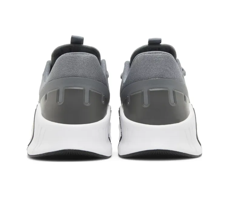 Grippy Sole running on the beach Men's Nike Free Metcon 5 (Smoke Grey)