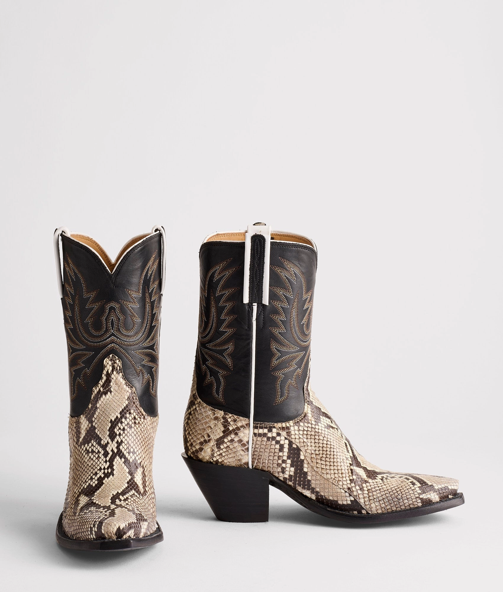 Extreme Durability Dale Exotic :: Black/White   Black