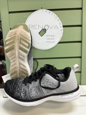 APL Techloom Pro Runners (Womens 7.5) Comfortable Fitment Slip On Design