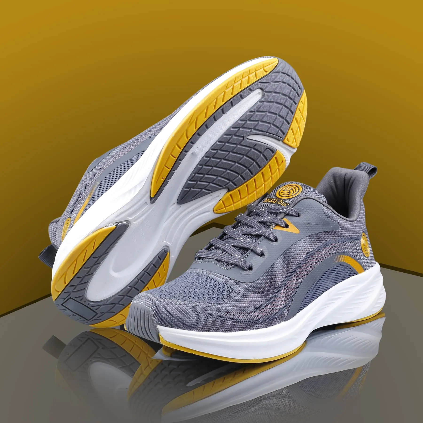 Bacca Bucci Fly running with a water bottle left - right specific shoes