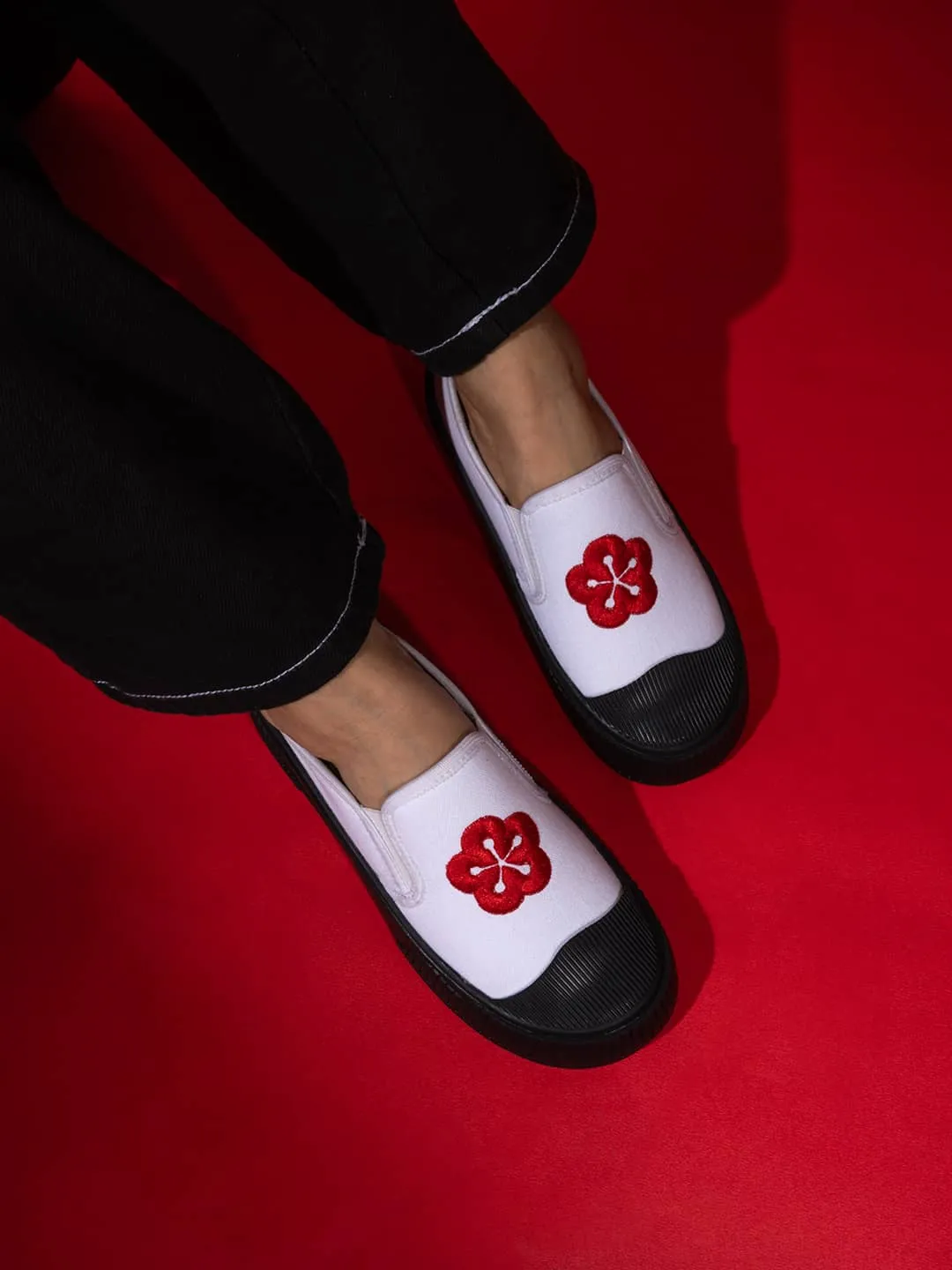 Bacca Bucci Kawaii Sakura Slip-On Sneakers hydro - resistant - feature shoes tassel - decorated running gear