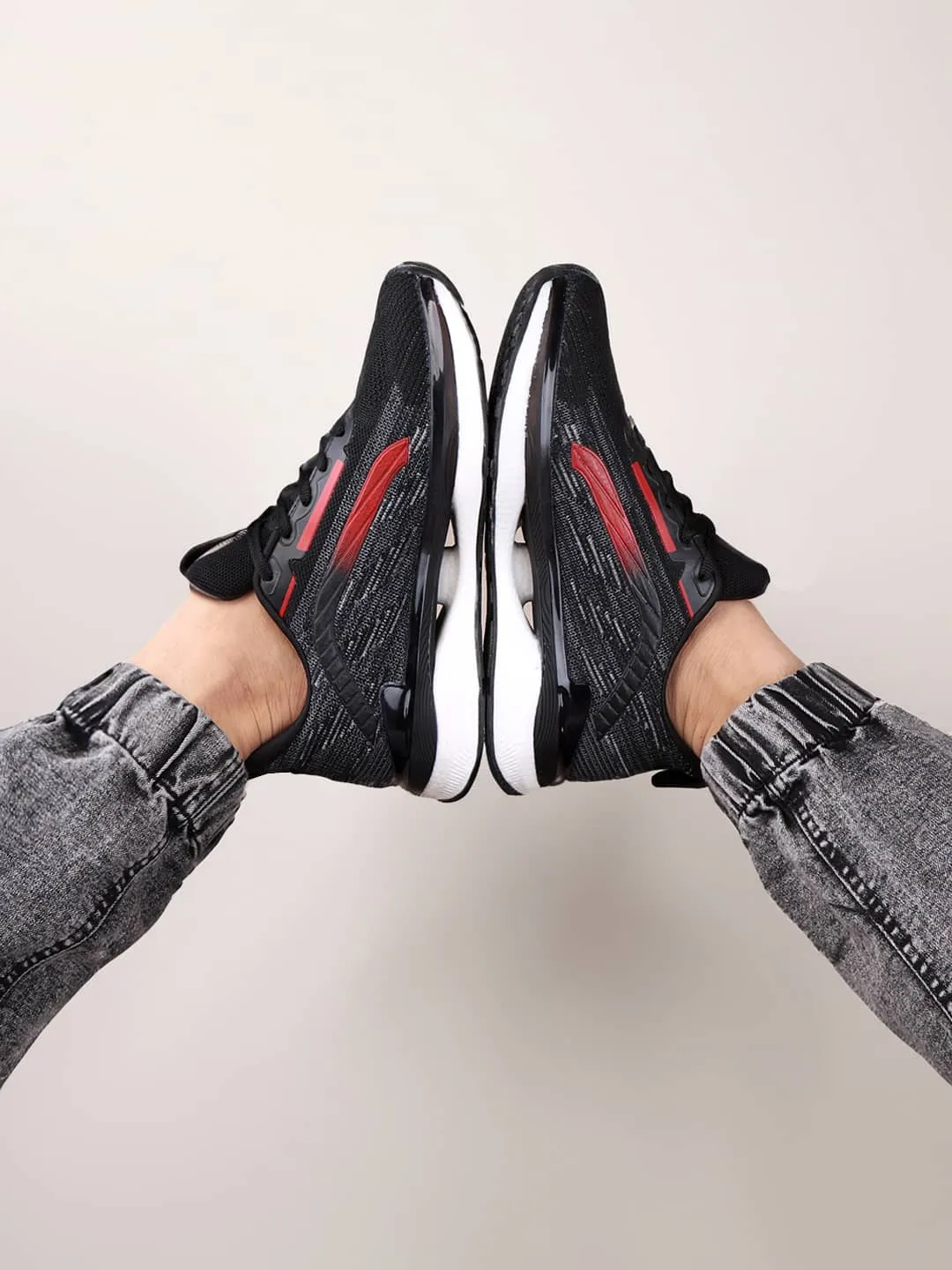 Bacca Bucci Stride Master running in straight tracks shoes