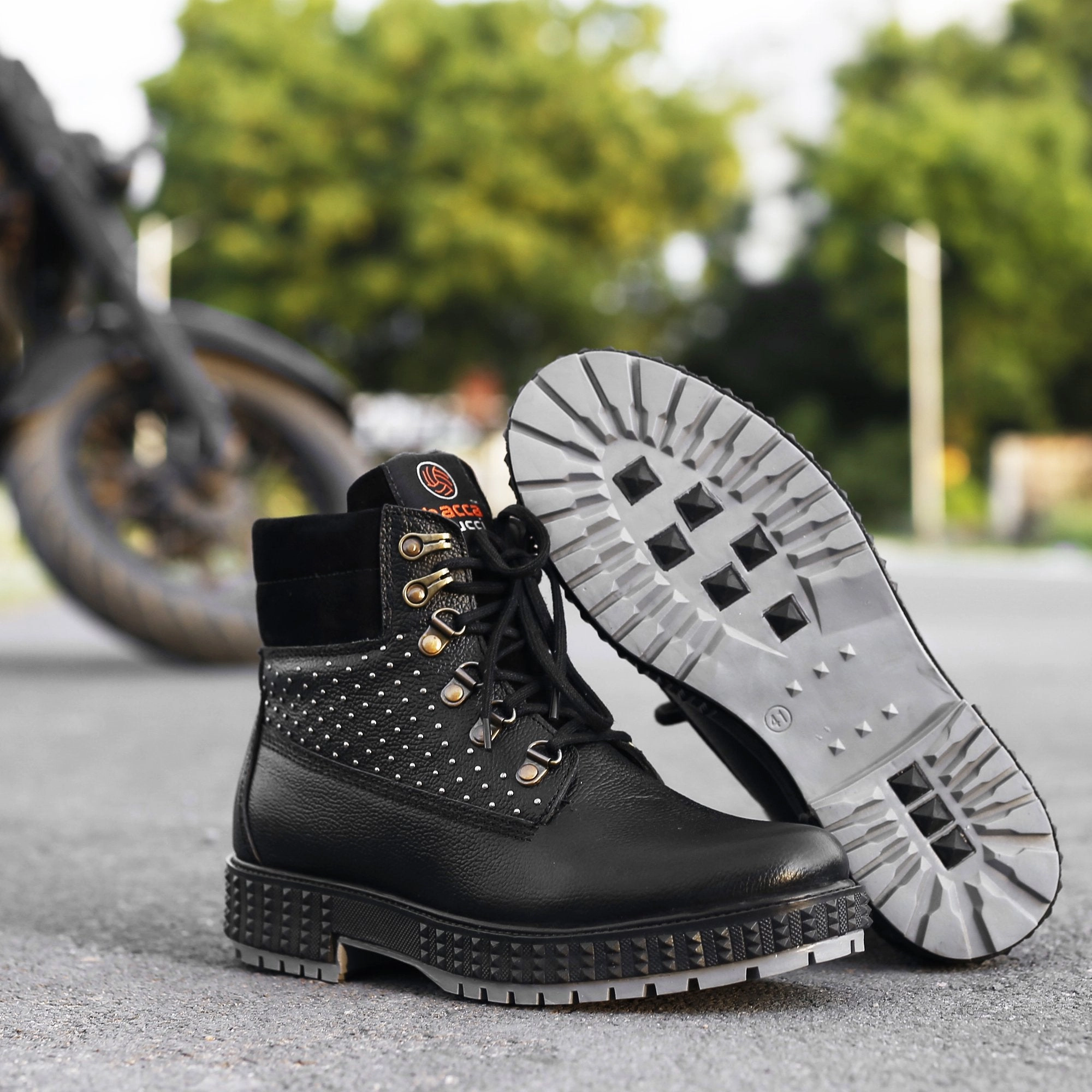 Bacca Bucci Storm Thermal Core Hiking Trails Cushioned Step River Crossing