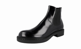 Chic All-Weather Prada Men's Black welt-sewn Leather Half-Boot 2TE168