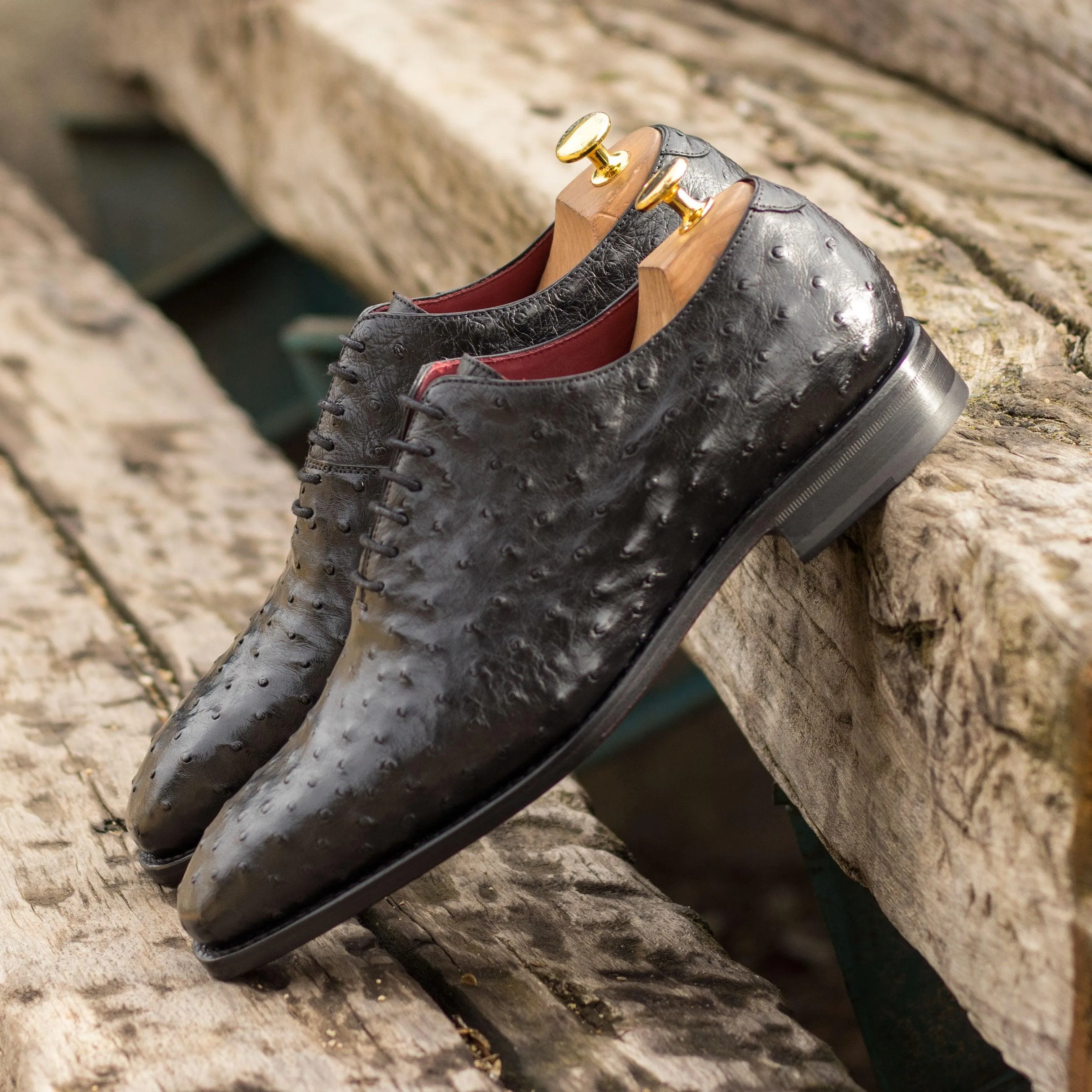 Black Ostrich Wholecut Shoes Silent Fit Feel Prime