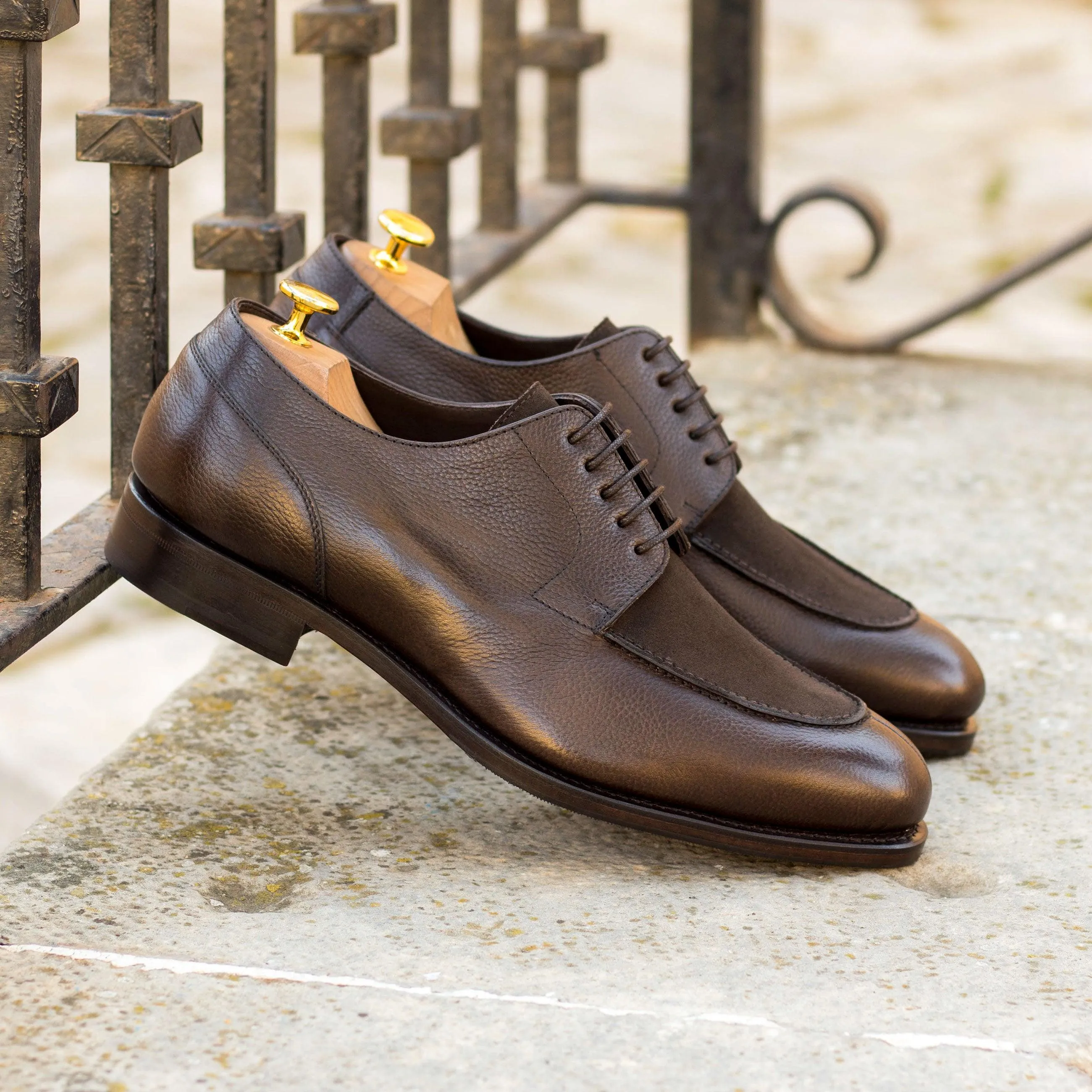 Subtle Shape Polished Finish Brown Leather & Suede Split-Toe Derby Shoes