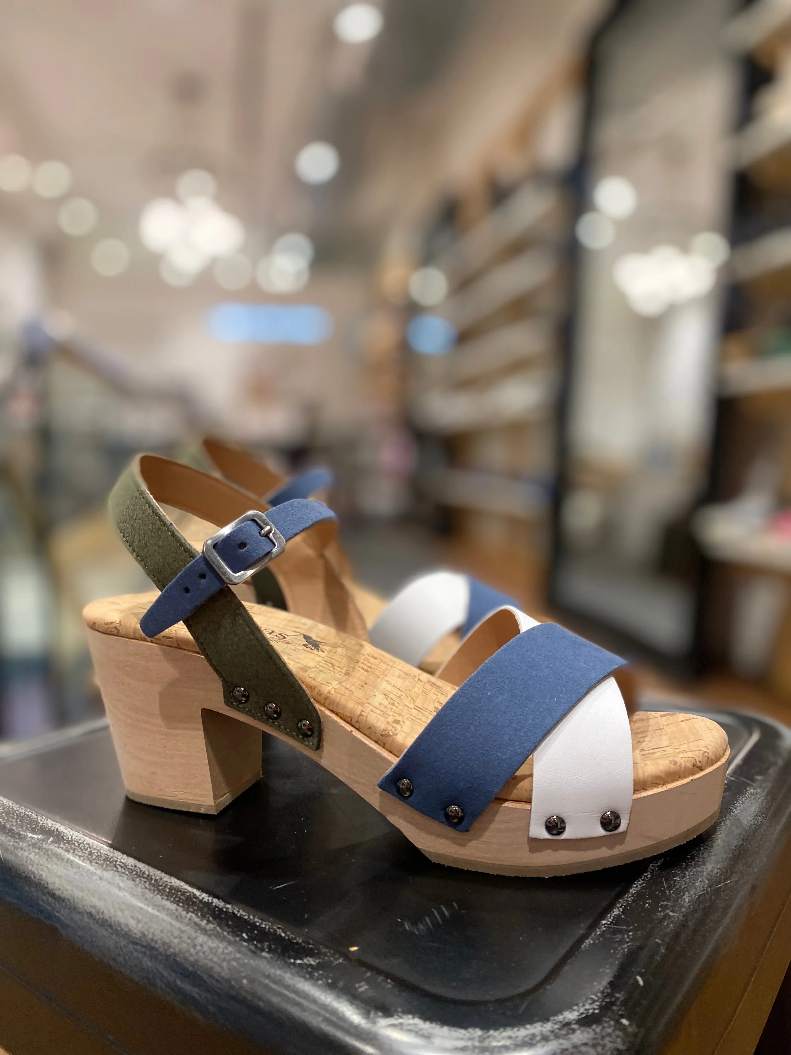 Chic Walk Chloe Clog in Multi from Novacas