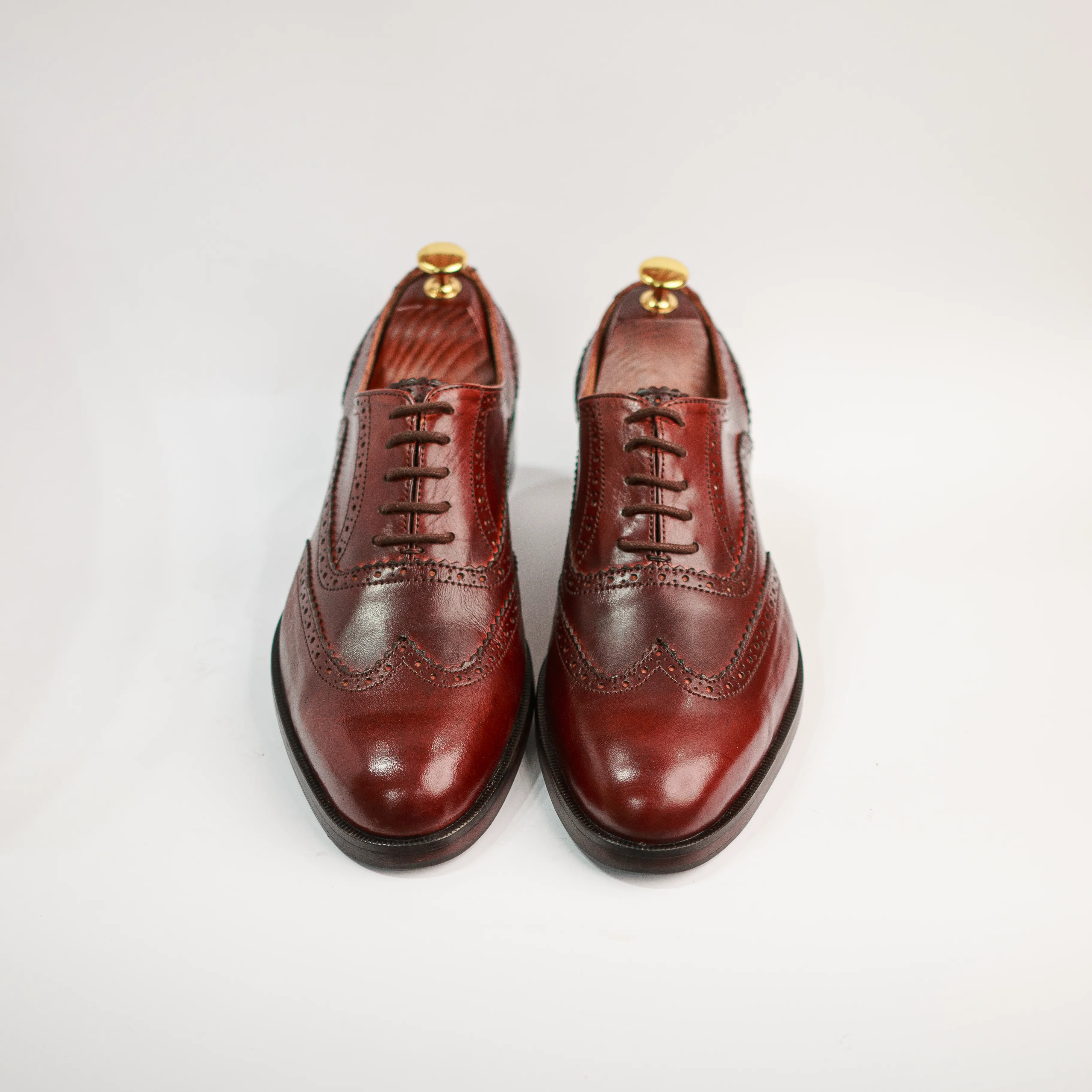 Windsor - Burgundy Glossy Layer Professional Setting All Day Comfort