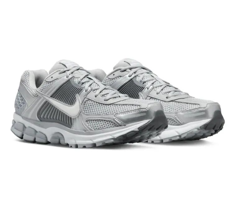race run Cushioned Midsole Men??s Nike Zoom Vomero 5 (Wolf Grey)