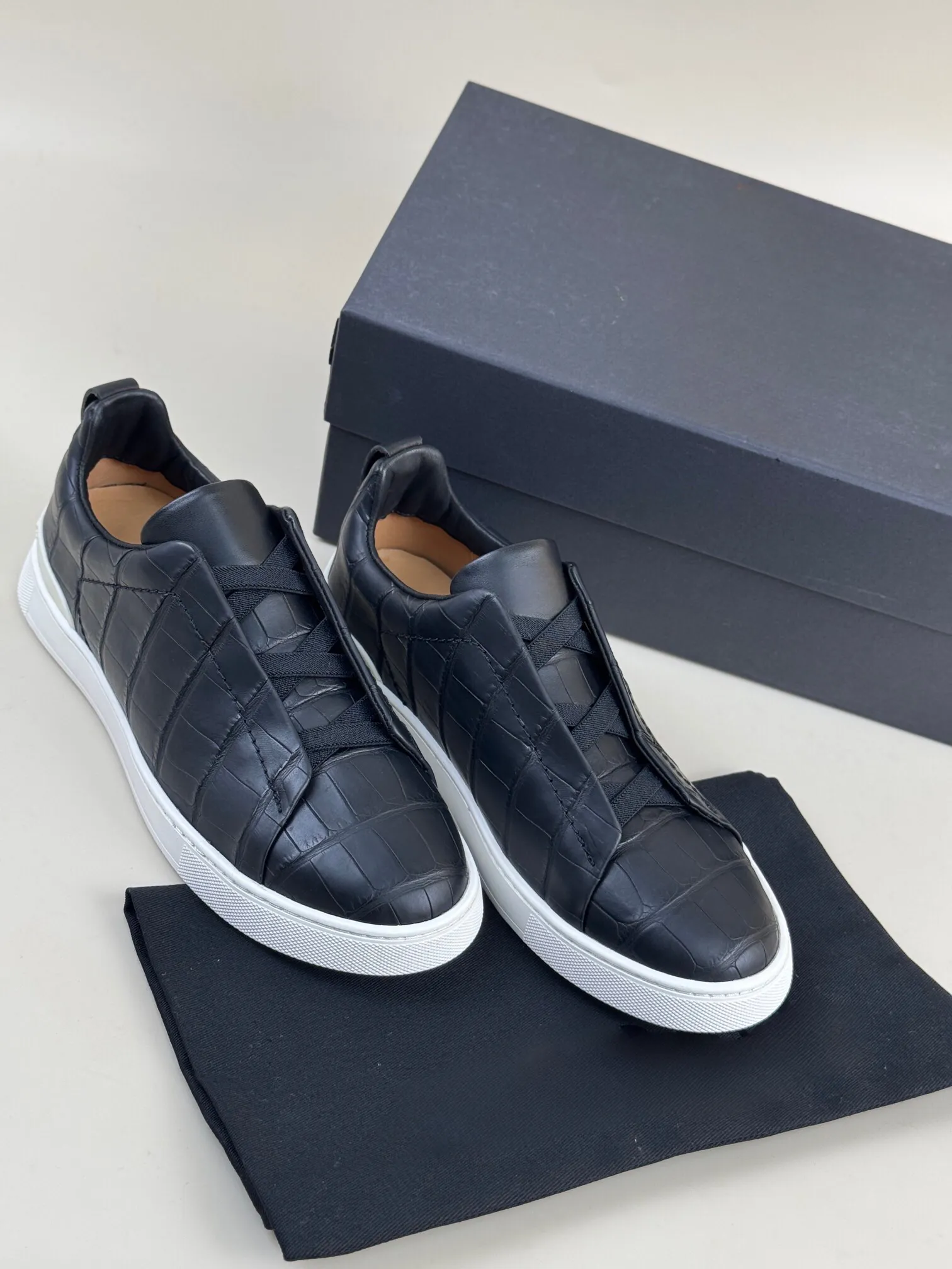 Crocodile Shoes Genuine Crocodile Skin Leather Sneakers Black Sun Deck