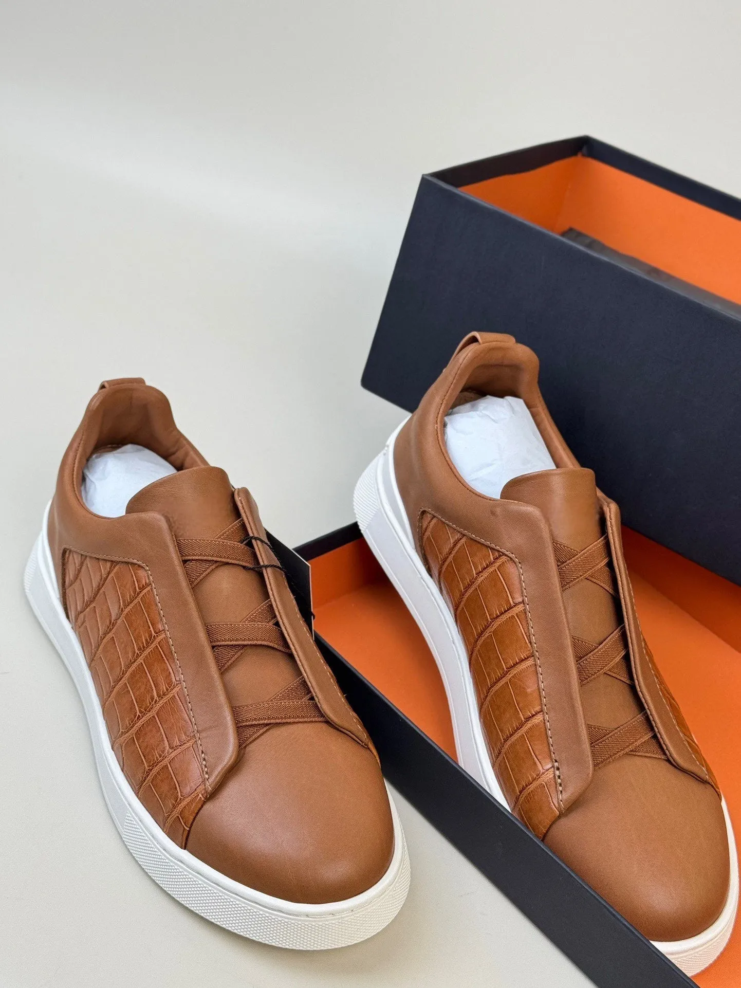 Pull on Crocodile Shoes , Calfskin Leather Mid-Genuine Crocodile Skin Leather Sneakers Tan