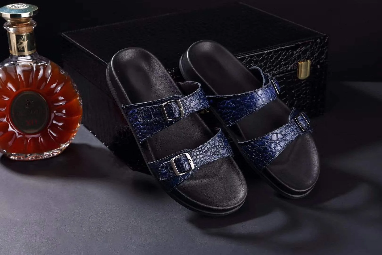 Press Mood Versatile Fit Crocodile Shoes Crocodile Leather Sandals Vintage Navy Blue