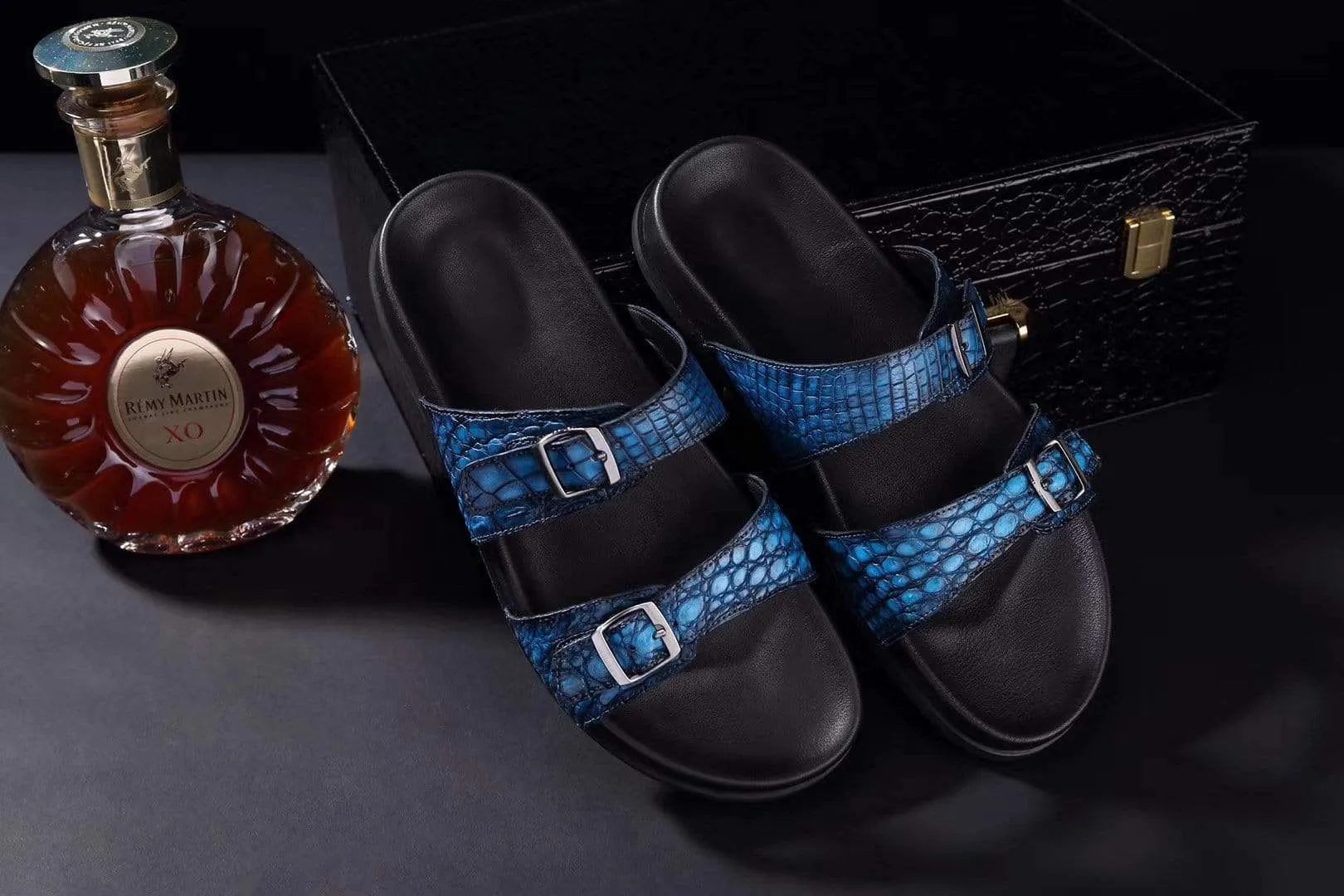 Dawn Glow Metal Buckle Crocodile Shoes Crocodile Leather Sandals Vintage Sky Blue