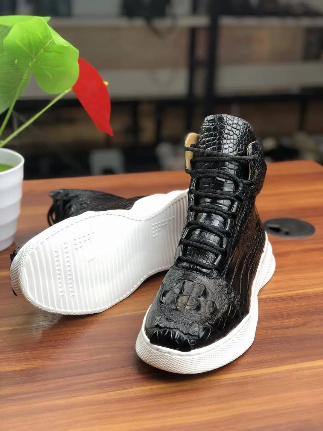 Crocodile Shoes Men's Crocodile Leather Boots Man Martin Boots Leisure Time Boots and Sportwear Man Breathable Design