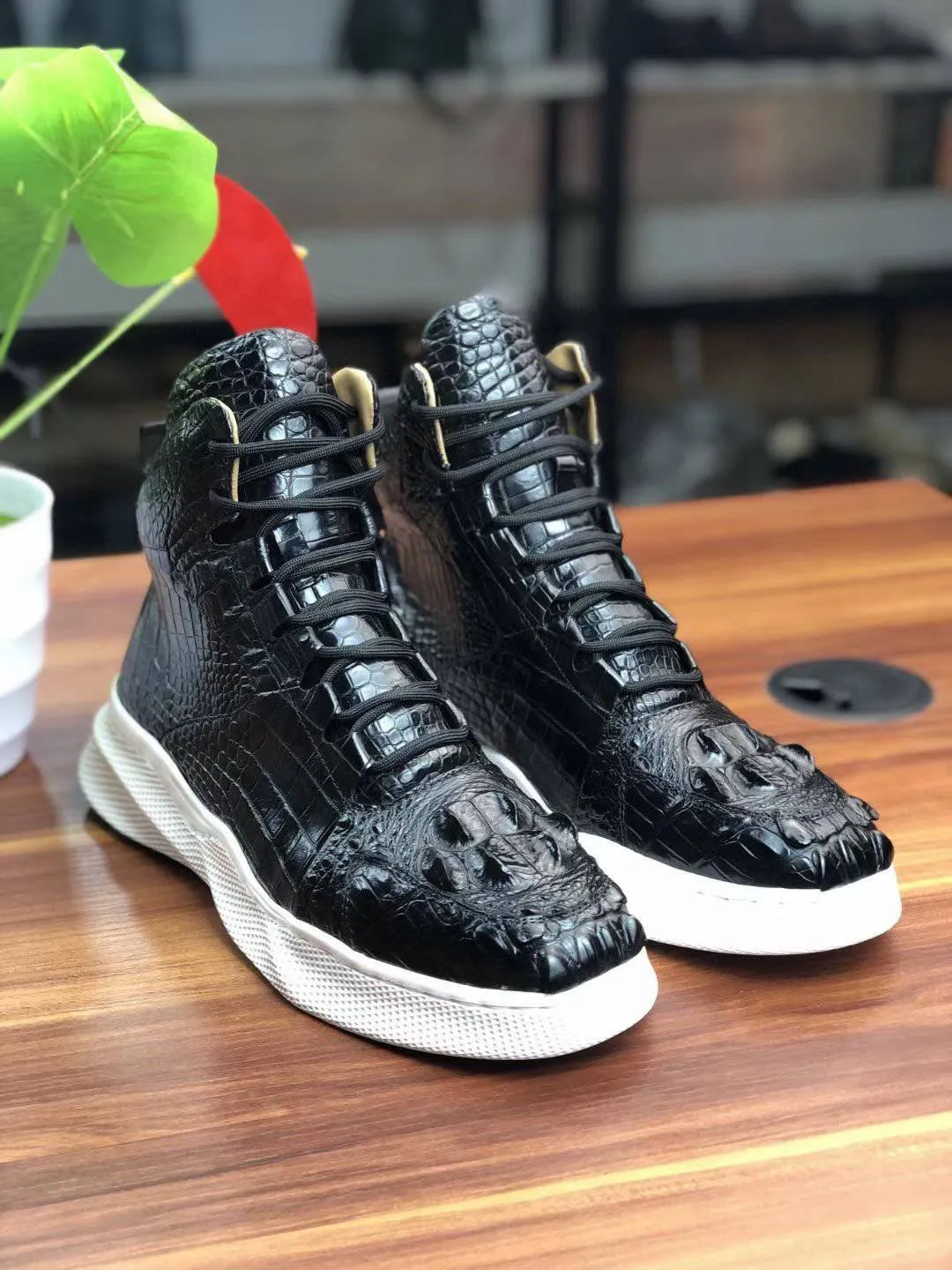Crocodile Shoes Men's Crocodile Leather Boots Man Martin Boots Leisure Time Boots and Sportwear Man Soft Soles Club Night