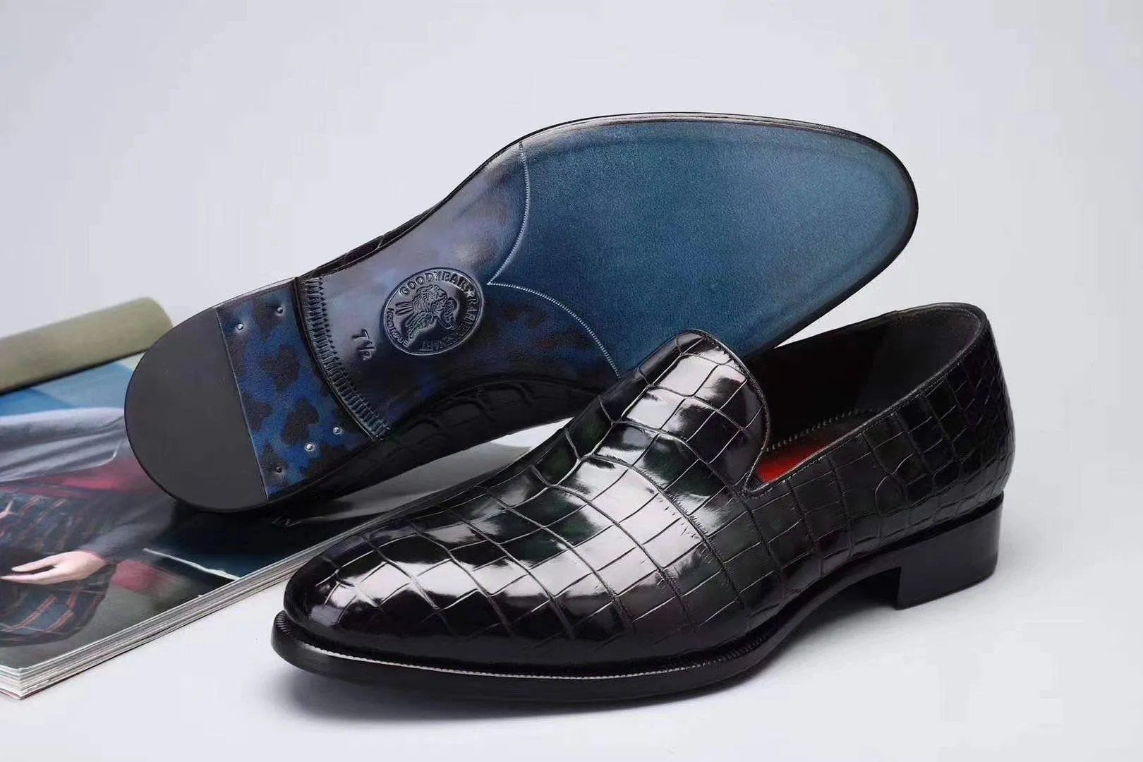 Crocodile Shoes Men's Slip On Loafer Shoes, Genuine Crocodile Leather Casual Dress Shoes Vintage Green Fish Dock