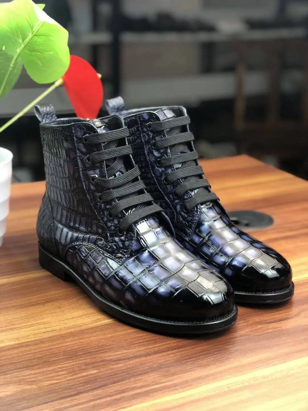 Casual Elegance Comfortable Wear Crocodile Shoes Men's Vintage Crocodile Leather Lace-Up Boots