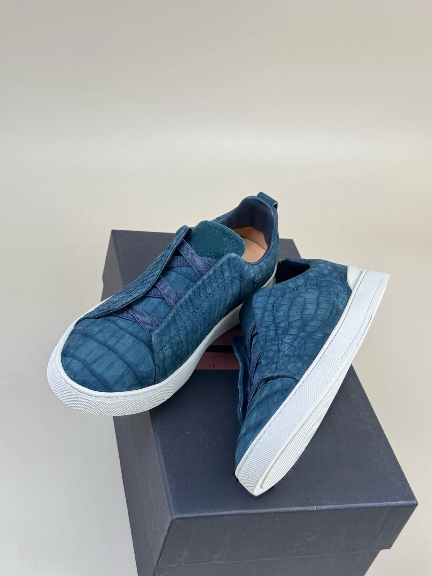 Sporty Chic Crocodile Shoes  Nubuck Genuine Crocodile Skin Leather Sneakers Blue