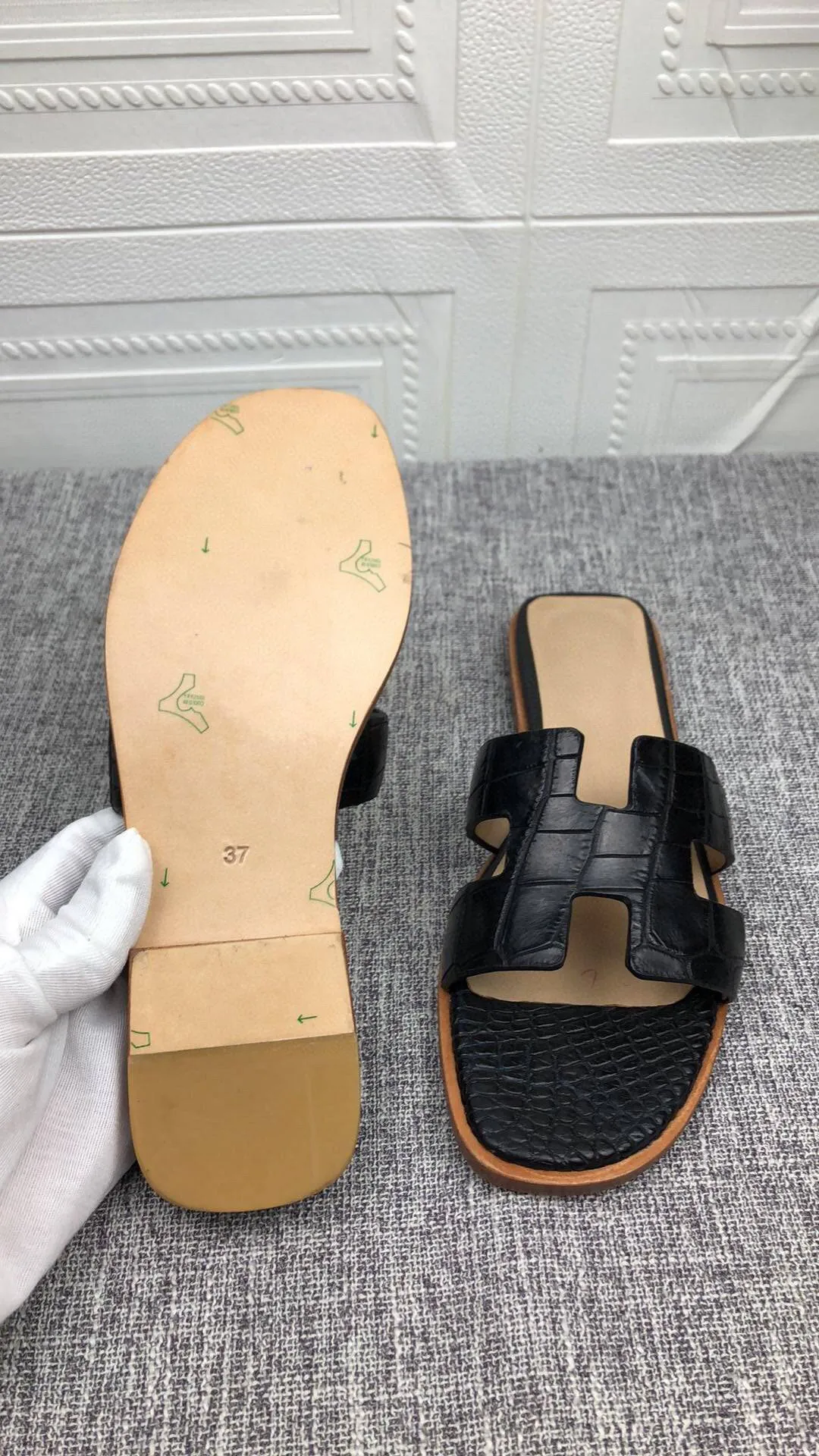 Main Street Crocodile Shoes Women's Crocodile Leather Flat Slides