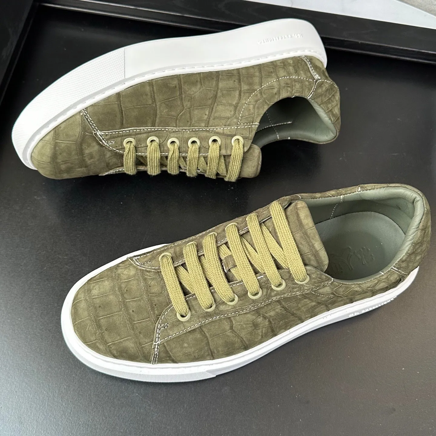 Gym Glow Weekend Casual Crocodile Sneakers , Nubuck Genuine Crocodile Leather Sneakers green