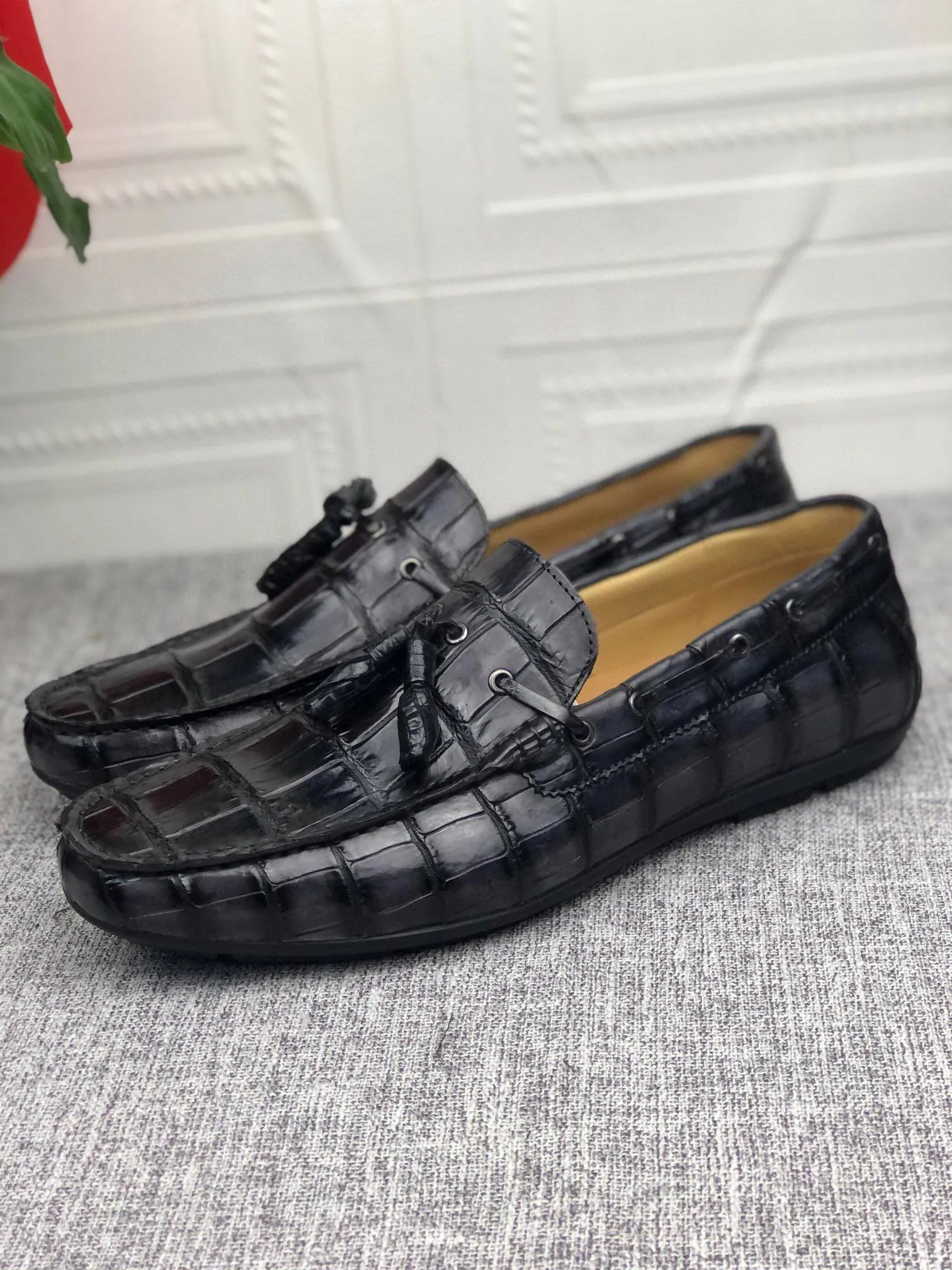 Crocodile Shoes Crocodile  Leather Shoes Mens Slip-On Driving Loafer Shoes With Tassle Vintage Dark Grey Modern Classic Design