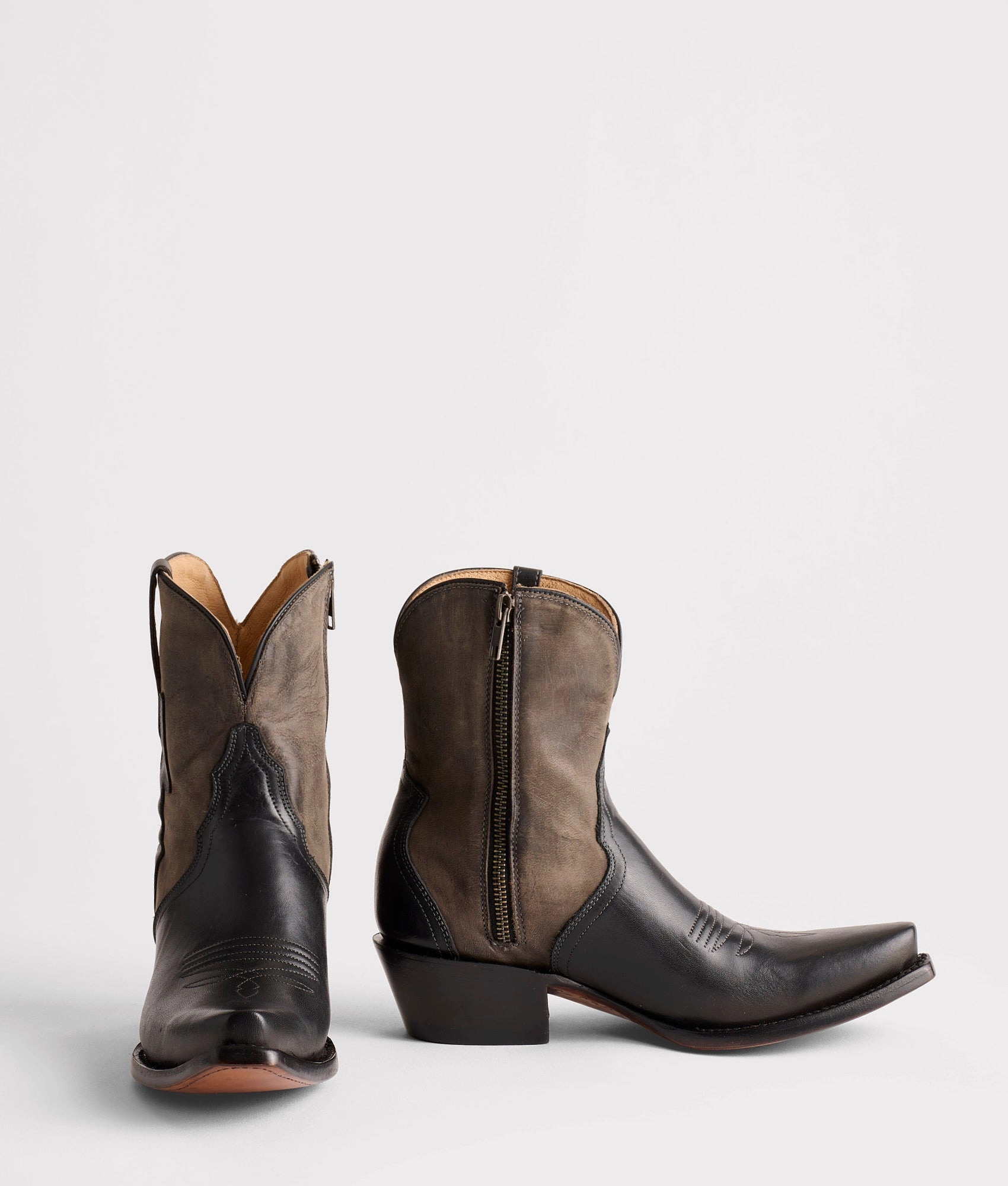 April :: Black/Anthra Minimal Appeal Lightweight Feel