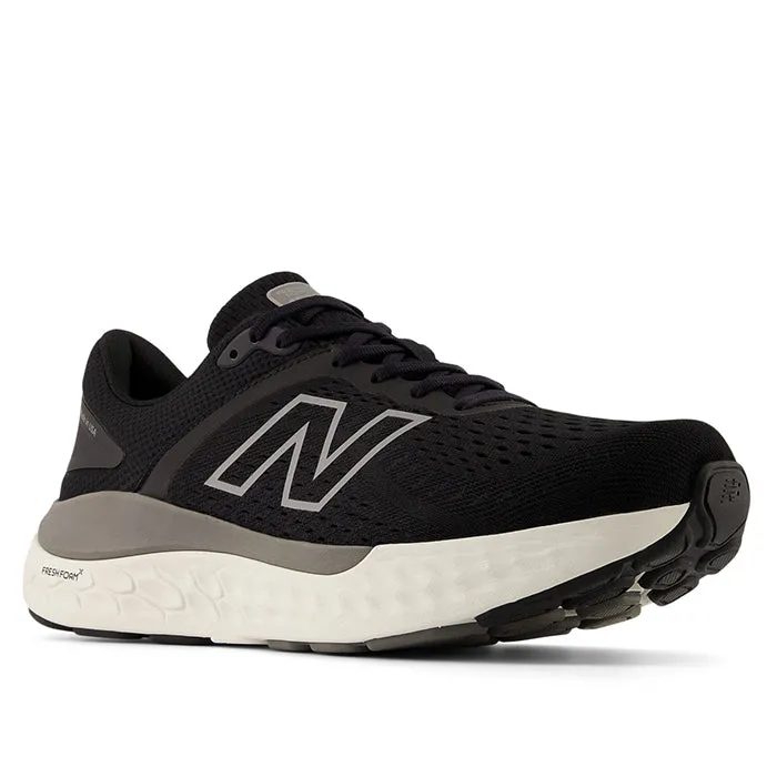 Flexible Grip Mens New Balance Made in USA 1540v4 in Black/White