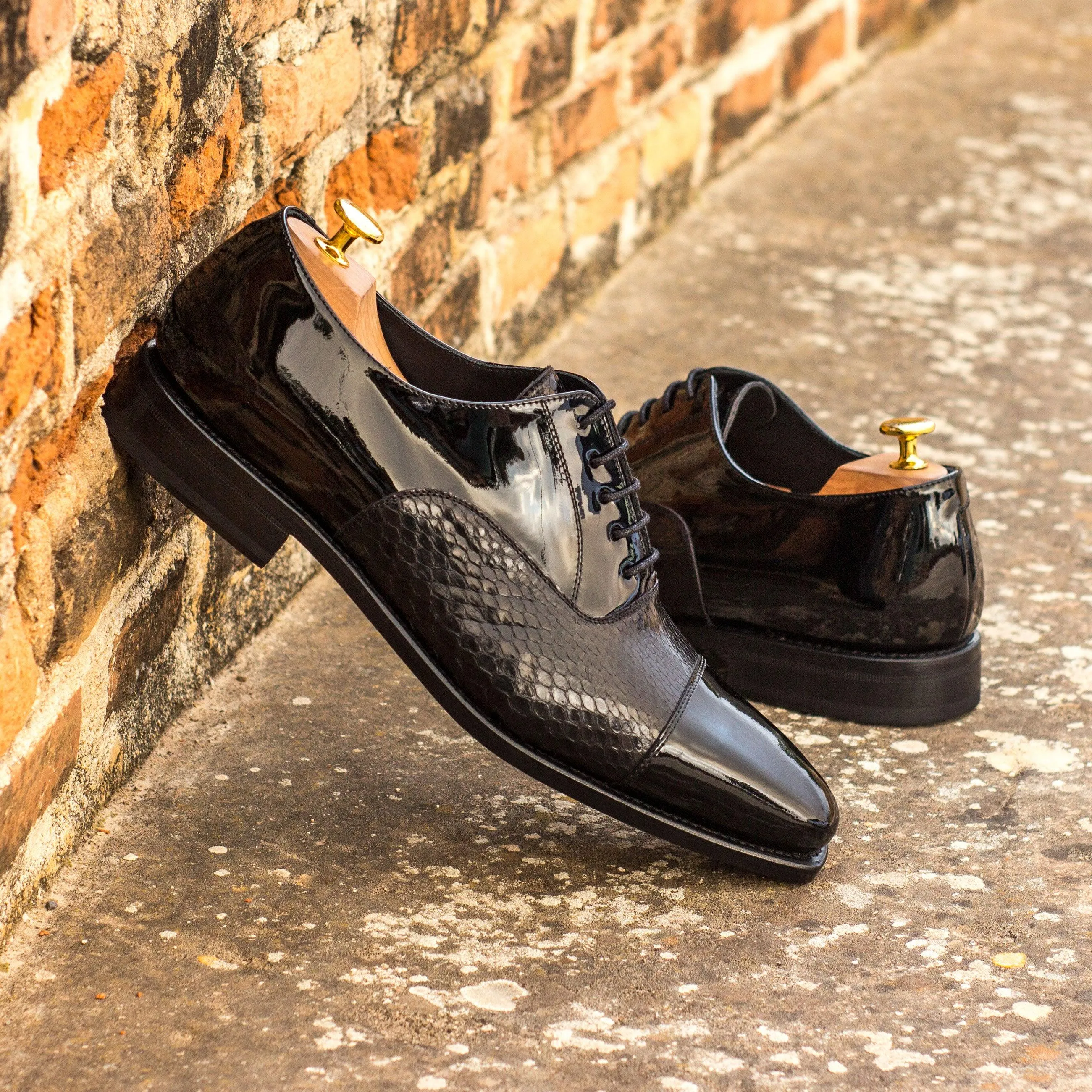 Indoor Movement Smooth Layers Black Patent & Python Oxford Shoes