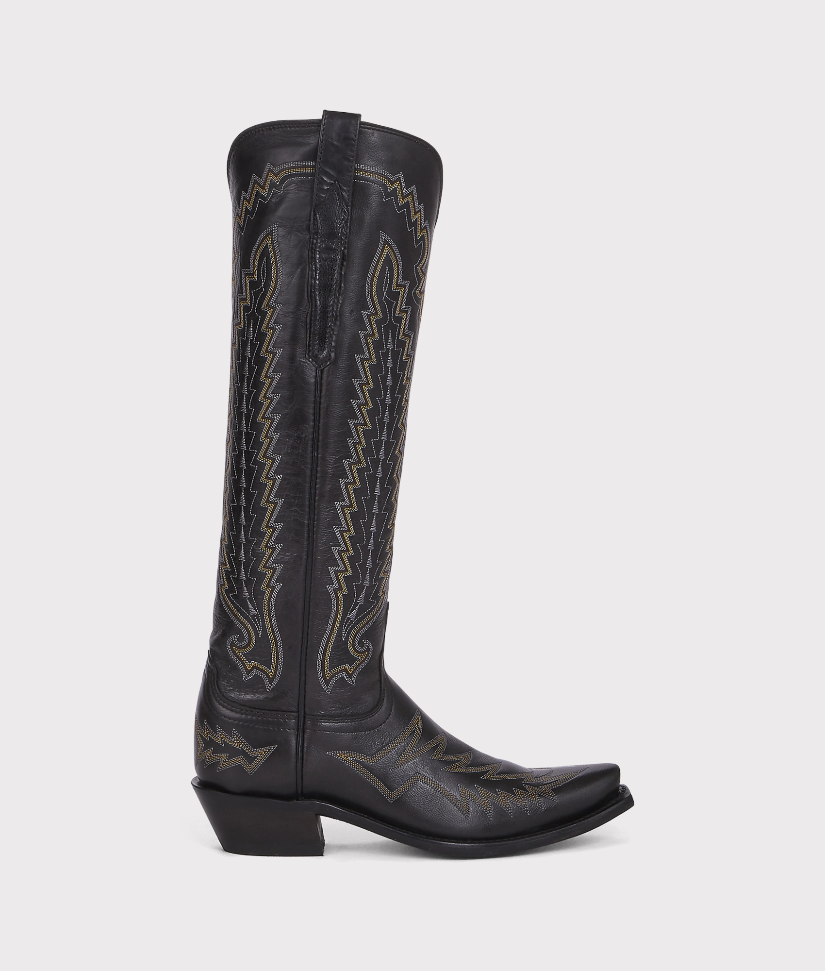 Priscilla :: Black Chic Details