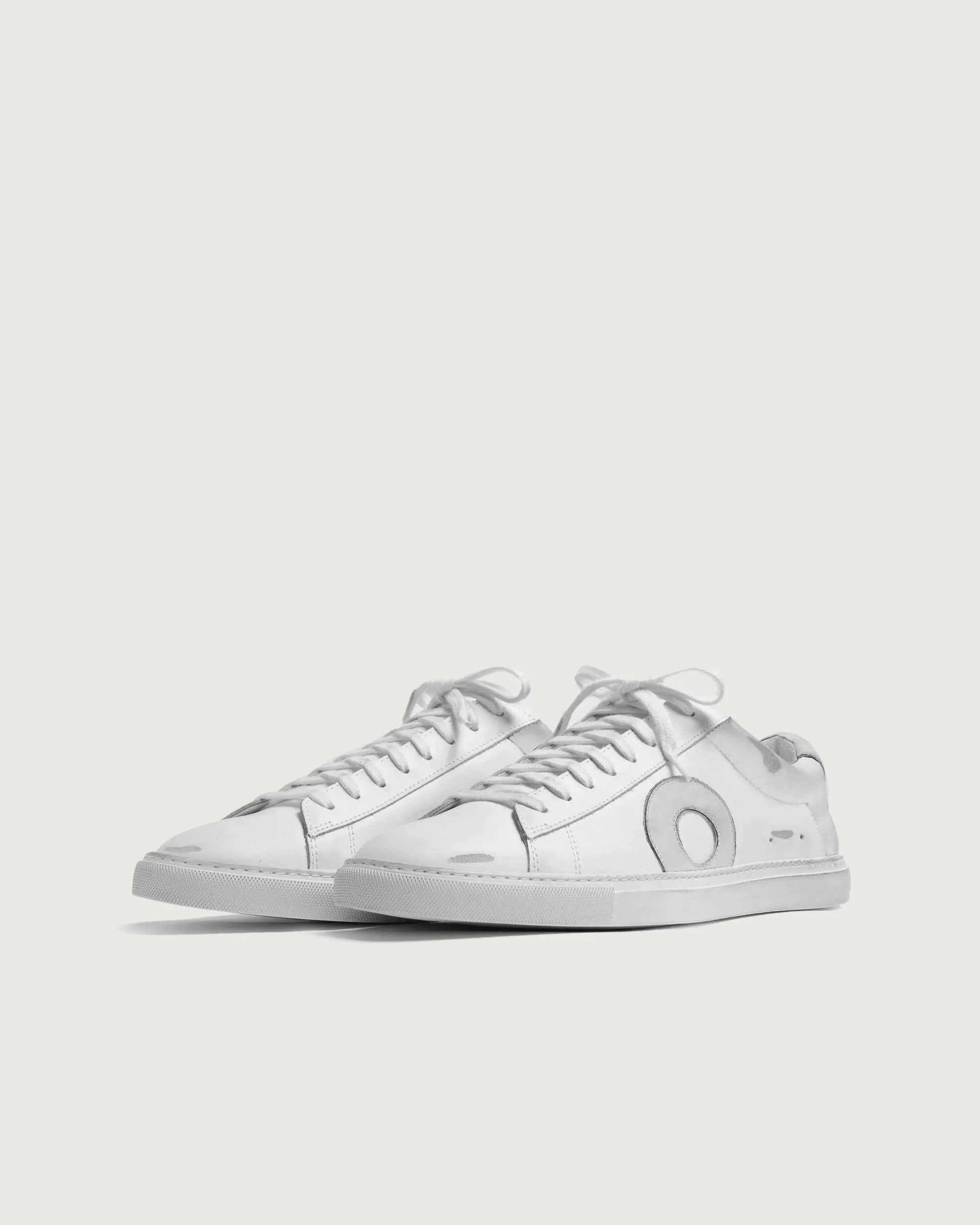 Low 1 | White Wall Multi Density Foam Layering Airflow Optimized Vamp