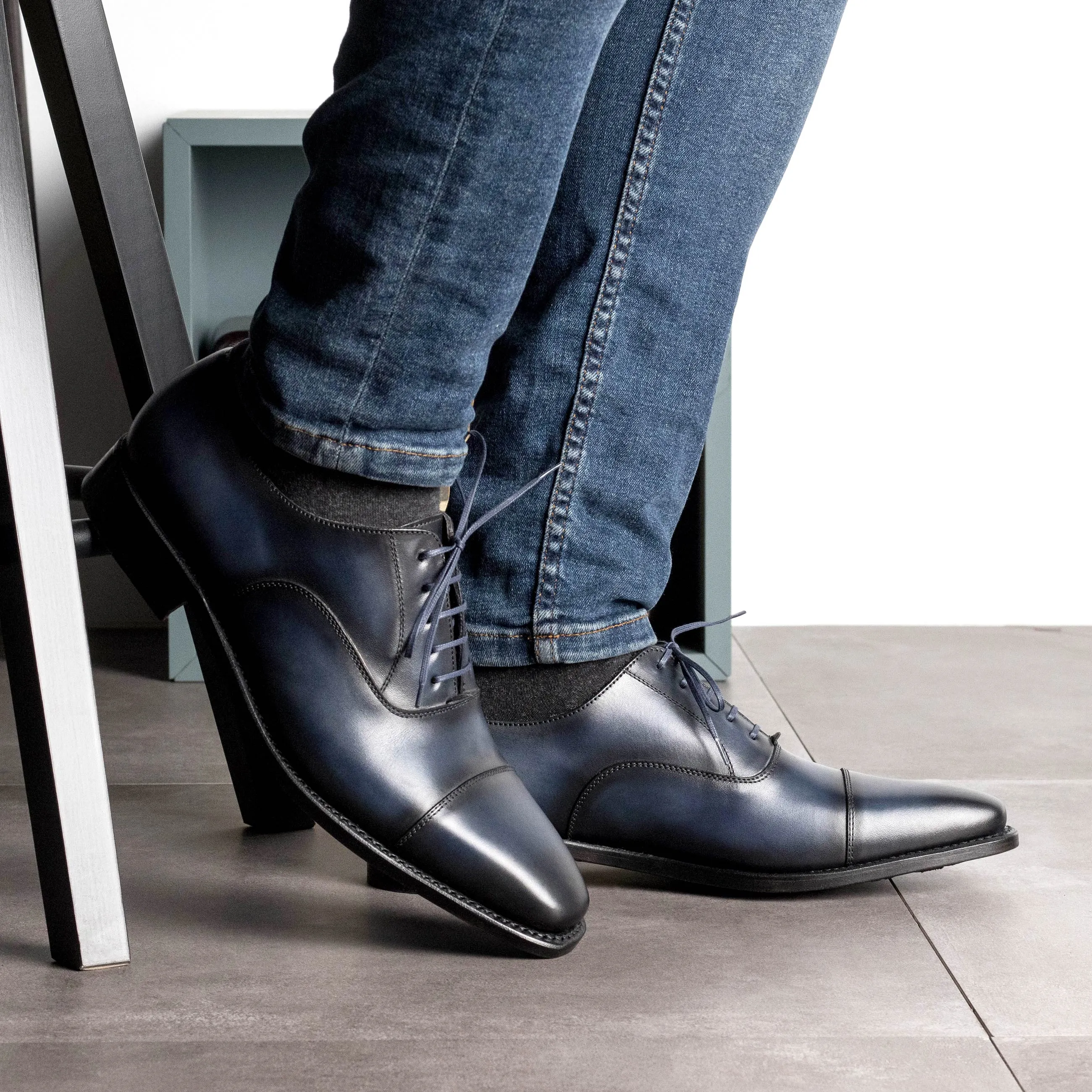 Trendy Style Office Look Navy Calf Leather Cap-Toe Oxford Shoes