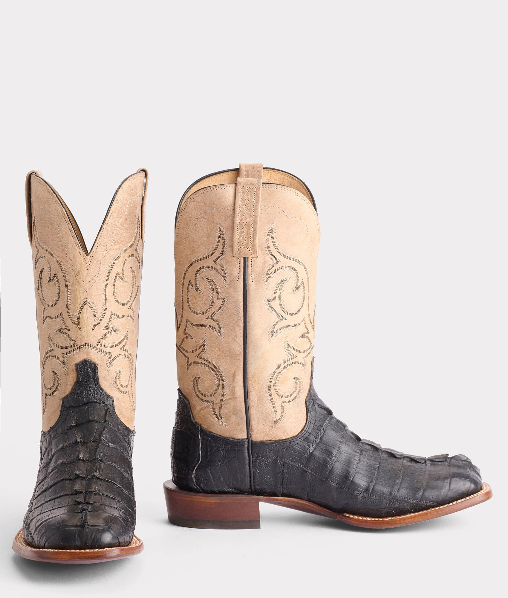 Haan :: Black   Pearl Bone Padded Interior Weekend Wanderer Seamless Comfort Comfort Seeker