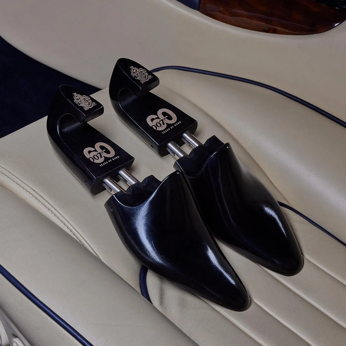 Hamilton Ivywood Antique Calf Plush Step Suede Grain