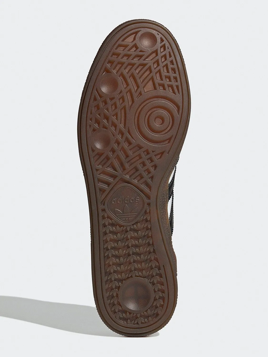 Lightweight Quality Handball Spezial Unisex running in a ferry terminal area shoes