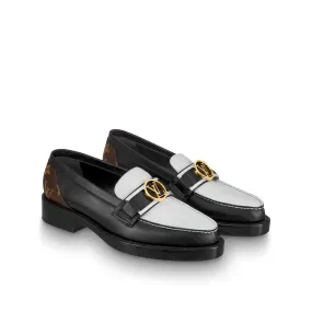 Form Ease LOUIS VUITTON ACADEMY LOAFERS