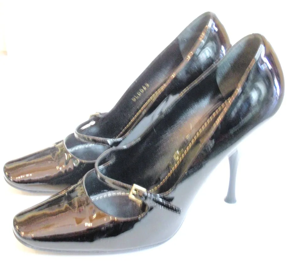 LOUIS VUITTON Slick Black Patent Leather Square Toe Cut Out Buckle Vamp Heel Star Mood