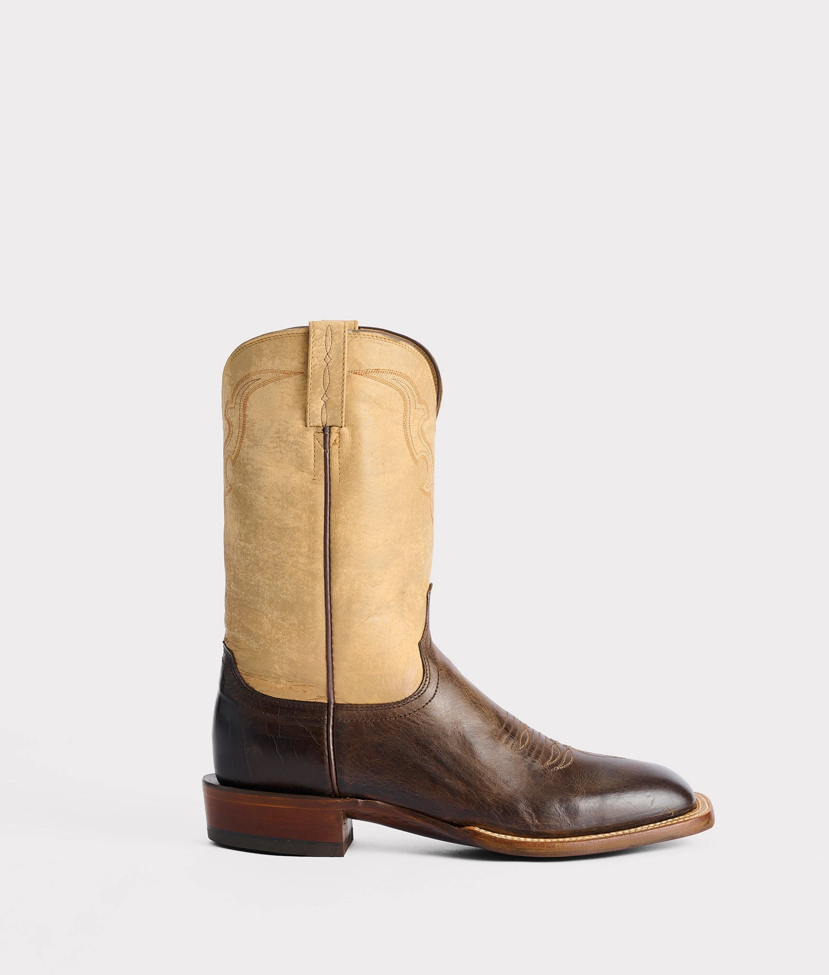 Martin :: Chocolate Rugged Built River Crossing