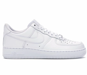 Men's Nike Air Force 1 '07 (White) running in a temperate area