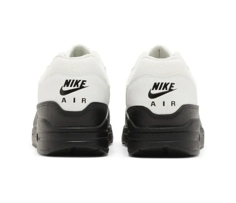 Men??s Nike Air Max 1 SE (White/Black) Foot alignment