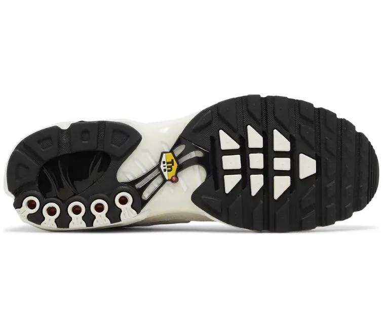 Men's Nike Air Max Plus TN (Pure Platinum) Comfort Socks Beach