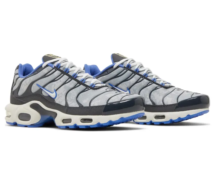 Men's Nike Air Max Plus TN (World Cup) cold - weather shoes
