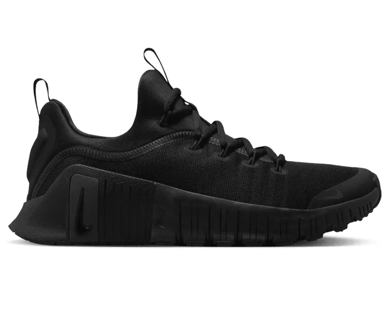 Men's Nike Free Metcon 6 (Triple Black) running in a kelp forest area shoes