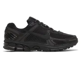 short - distance shoes Men??s Nike Zoom Vomero 5 (Triple Black)